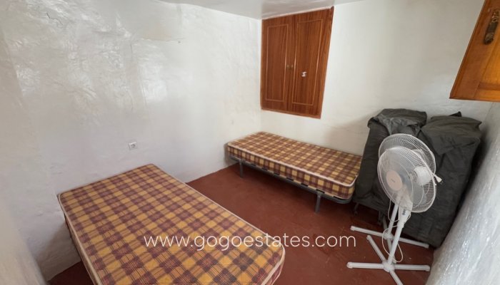 Resale - House - Townhouse - Seron