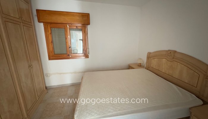 Resale - House - Townhouse - Seron