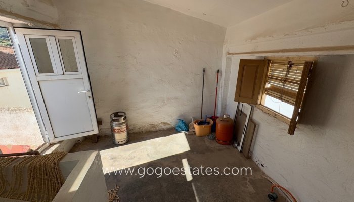 Resale - House - Townhouse - Seron