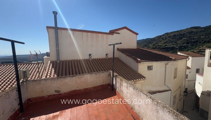 Resale - House - Townhouse - Seron