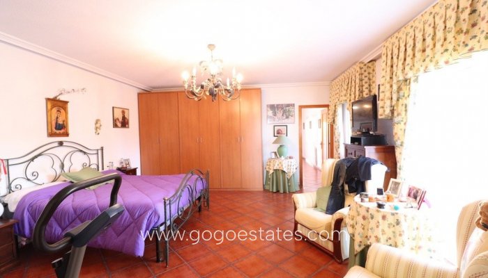 Te koop - Huis - Vrijstaande Villa - Torrevieja - Nueva Torrevieja