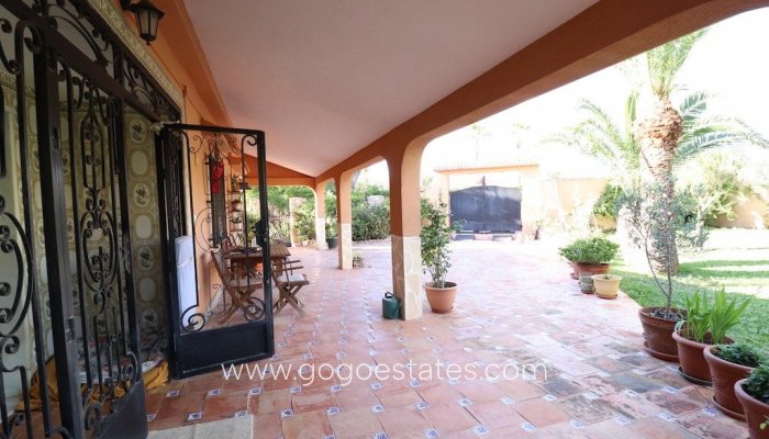 Te koop - Huis - Vrijstaande Villa - Torrevieja - Nueva Torrevieja