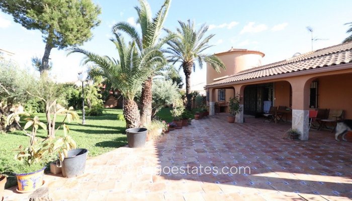 Te koop - Huis - Vrijstaande Villa - Torrevieja - Nueva Torrevieja