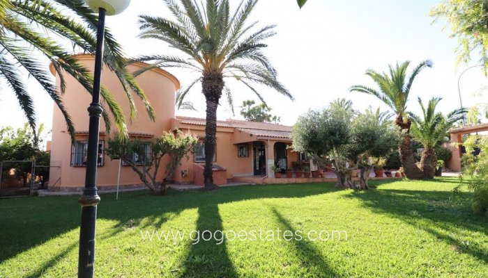 Te koop - Huis - Vrijstaande Villa - Torrevieja - Nueva Torrevieja
