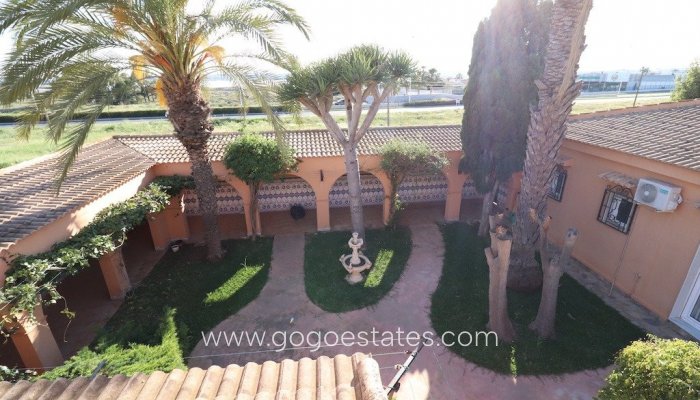 Te koop - Huis - Vrijstaande Villa - Torrevieja - Nueva Torrevieja