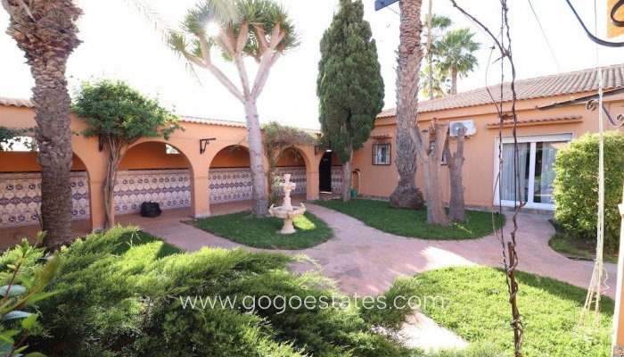 Te koop - Huis - Vrijstaande Villa - Torrevieja - Nueva Torrevieja