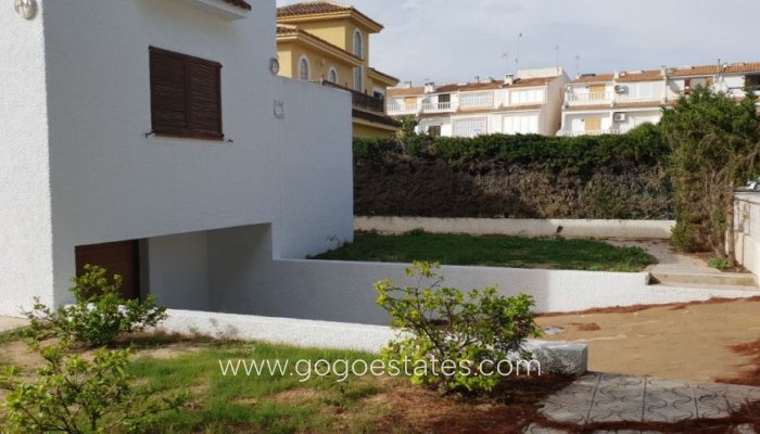 Te koop - Huis - Vrijstaande Villa - Orihuela - La Zenia