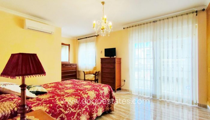 Te koop - Huis - Vrijstaande Villa - Dénia - Denia Centro