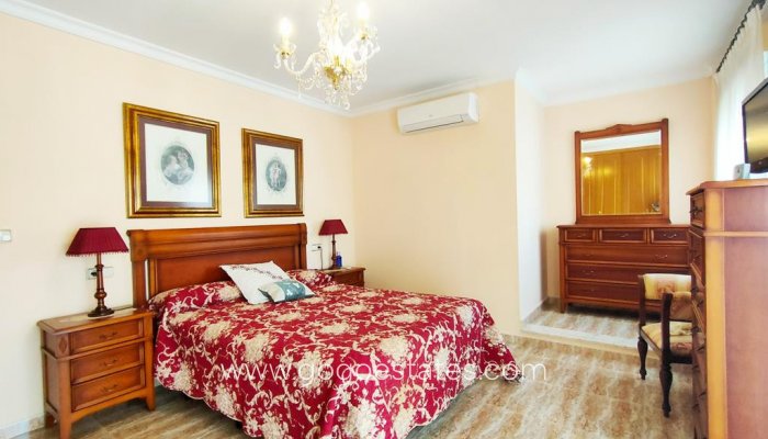 Te koop - Huis - Vrijstaande Villa - Dénia - Denia Centro