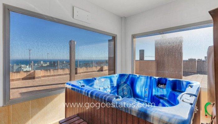 Te koop - Appartement - Appartement op de middelste verdieping - Torrevieja - Torrevieja Centro