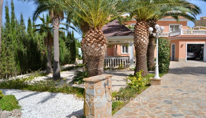 Te koop - Huis - Vrijstaande Villa - Calpe - Calpe Centro