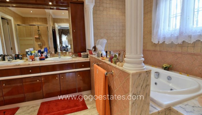 Te koop - Huis - Vrijstaande Villa - Calpe - Calpe Centro