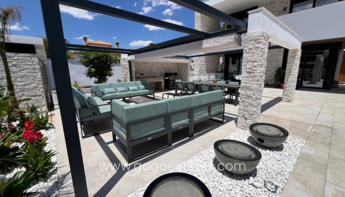 Te koop - Huis - Vrijstaande Villa - Orihuela - Orihuela Costa