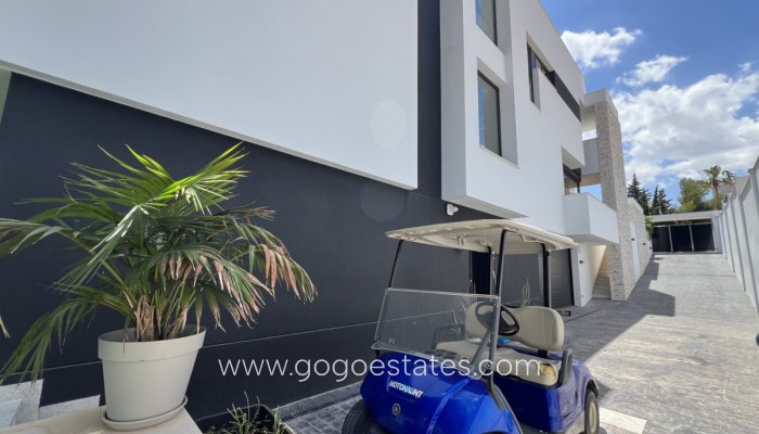 Te koop - Huis - Vrijstaande Villa - Orihuela - Orihuela Costa