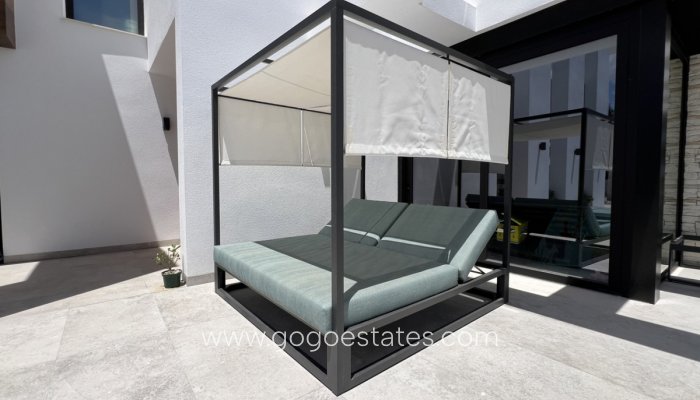 Te koop - Huis - Vrijstaande Villa - Orihuela - Orihuela Costa