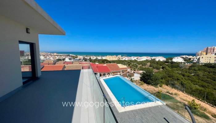 Te koop - Huis - Vrijstaande Villa - Torrevieja - La Mata