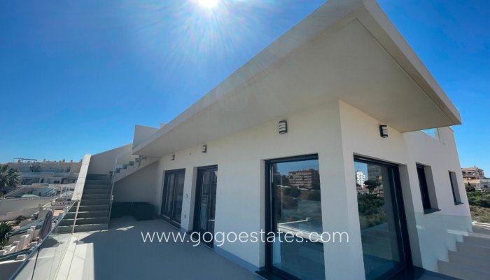 Te koop - Huis - Vrijstaande Villa - Torrevieja - La Mata