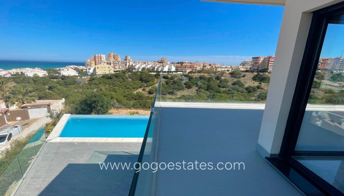 Te koop - Huis - Vrijstaande Villa - Torrevieja - La Mata