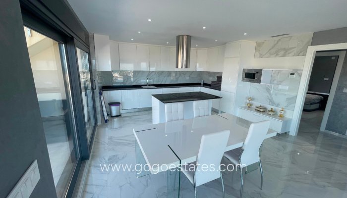 Te koop - Huis - Vrijstaande Villa - Torrevieja - La Mata