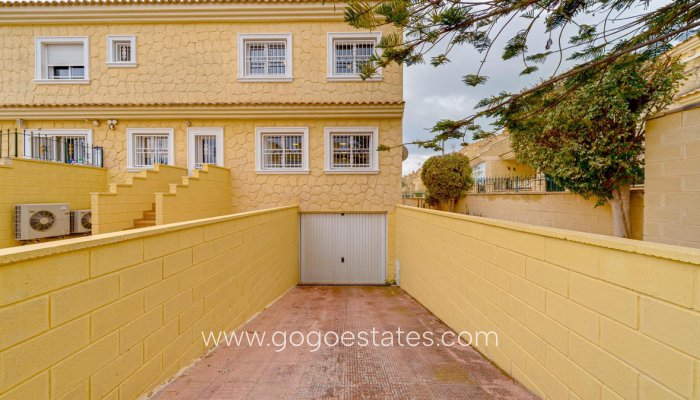 Te koop - Huis - Bungalow - Torrevieja - Torrevieja Centro