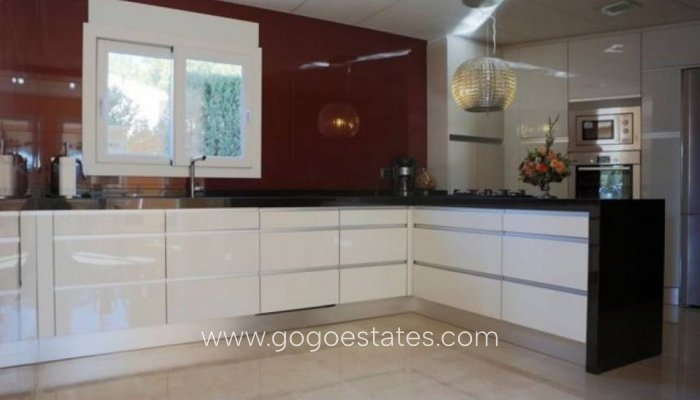 Te koop - Huis - Vrijstaande Villa - Alicante - Alicante Centro