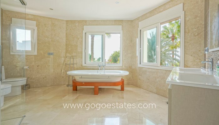 Te koop - Huis - Vrijstaande Villa - Benissa - Benissa Centro