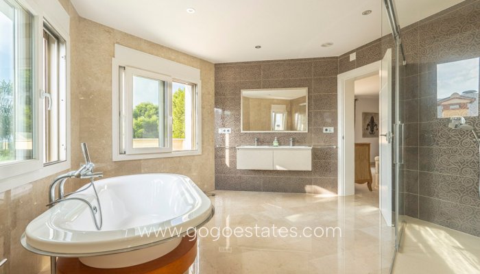 Te koop - Huis - Vrijstaande Villa - Benissa - Benissa Centro