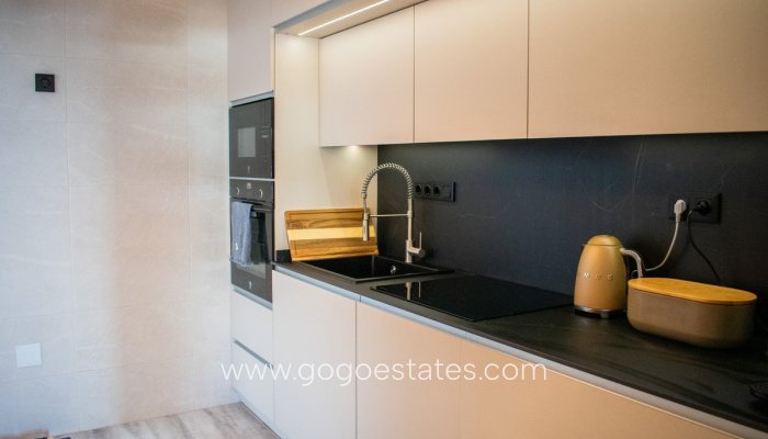 Te koop - Huis - Stadswoning - Torrevieja - Torrevieja Centro