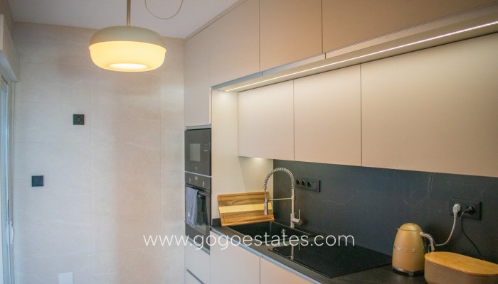 Te koop - Huis - Stadswoning - Torrevieja - Torrevieja Centro