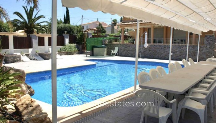 Te koop - Huis - Vrijstaande Villa - Dénia - Denia Centro