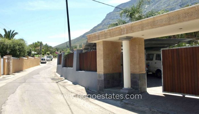 Te koop - Huis - Vrijstaande Villa - Dénia - Denia Centro