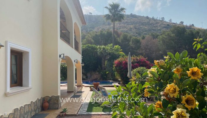 Te koop - Huis - Vrijstaande Villa - Teulada - Moraira