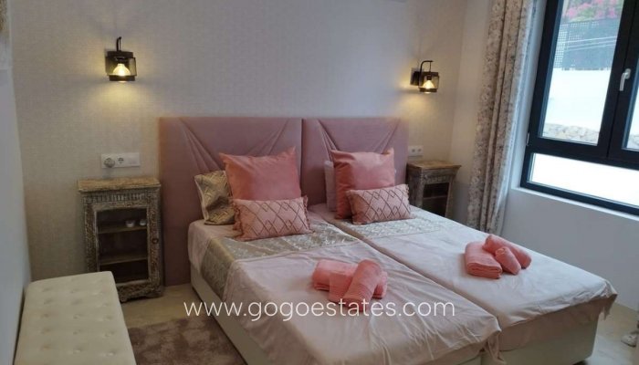 Te koop - Huis - Vrijstaande Villa - Calpe - Calpe Centro