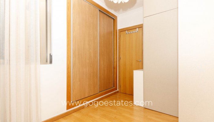 Te koop - Appartement - Appartement op de middelste verdieping - Torrevieja - Torrevieja Centro