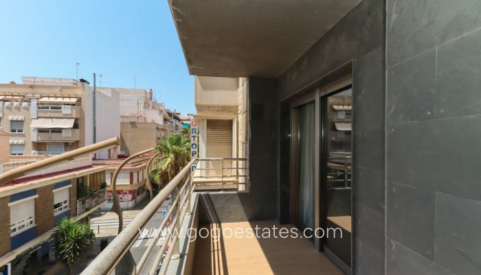 Te koop - Appartement - Appartement op de middelste verdieping - Torrevieja - Torrevieja Centro