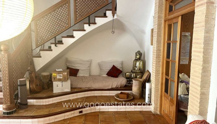 Revente - Maison - Villa Individuelle - Orba - Orba Centro