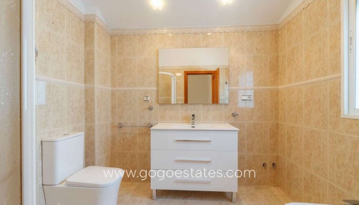 Te koop - Huis - Vrijstaande Villa - Orihuela - Orihuela Centro