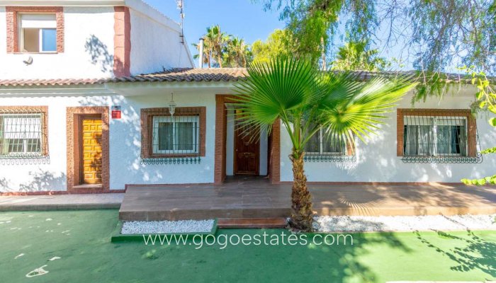 Te koop - Huis - Vrijstaande Villa - Orihuela - Orihuela Centro