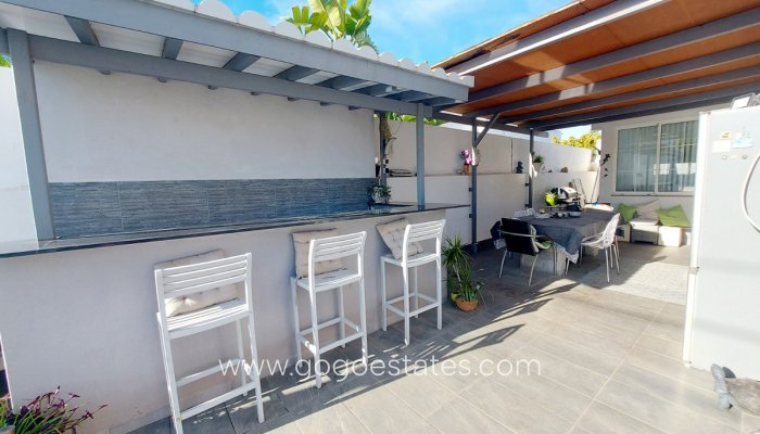 Te koop - Huis - Vrijstaande Villa - Orihuela - Orihuela Costa