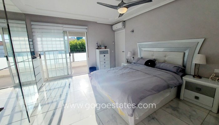 Te koop - Huis - Vrijstaande Villa - Orihuela - Orihuela Costa