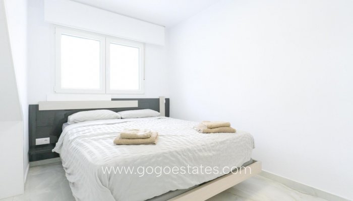 Te koop - Huis - Stadswoning - Orihuela - Punta Prima