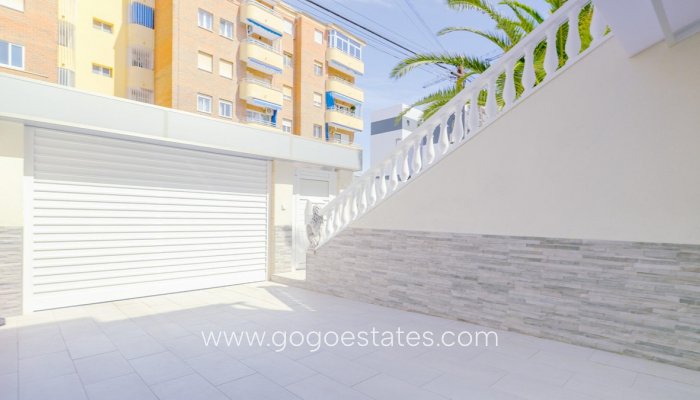 Te koop - Huis - Stadswoning - Orihuela - Punta Prima