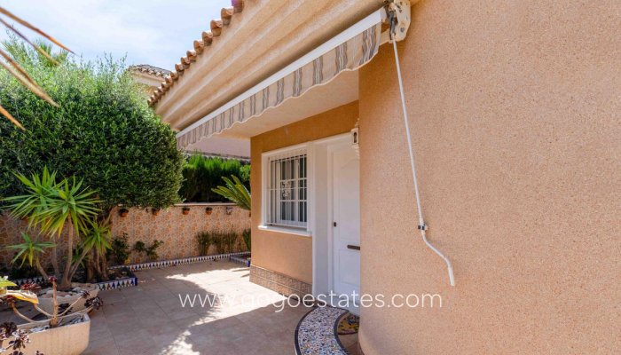 Revente - Maison - Villa Individuelle - Orihuela - Punta Prima