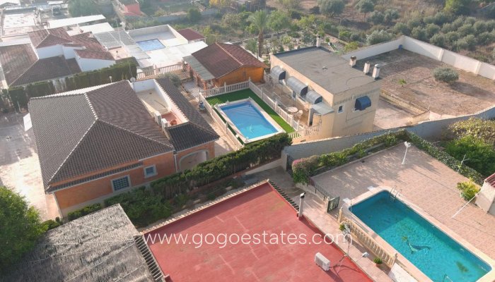 Te koop - Huis - Vrijstaande Villa - Albatera - Albatera Centro