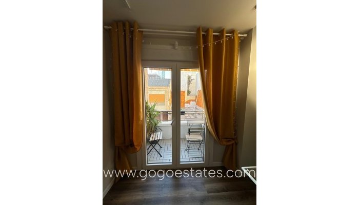 Resale - Apartment - Middle Floor Apartment - Torrevieja - Torrevieja Centro