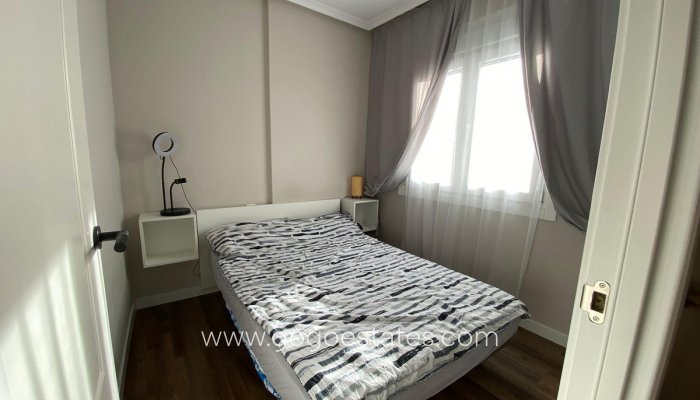 Resale - Apartment - Middle Floor Apartment - Torrevieja - Torrevieja Centro