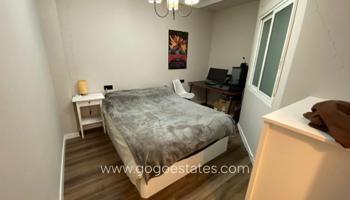 Resale - Apartment - Middle Floor Apartment - Torrevieja - Torrevieja Centro