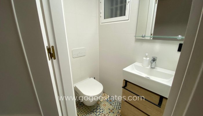 Resale - Apartment - Middle Floor Apartment - Torrevieja - Torrevieja Centro