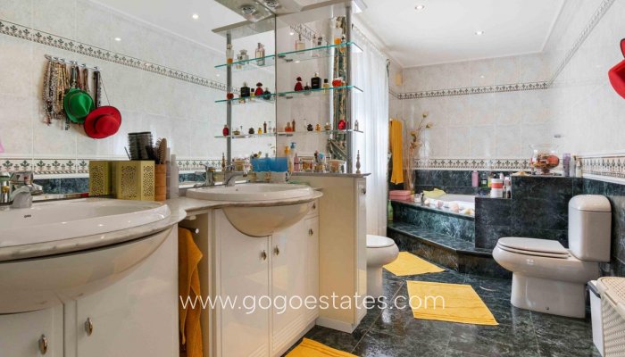 Te koop - Huis - Vrijstaande Villa - Orihuela - Cabo Roig