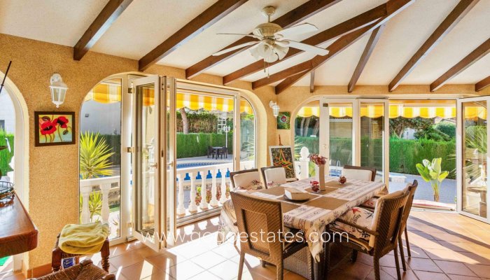 Te koop - Huis - Vrijstaande Villa - Orihuela - Cabo Roig